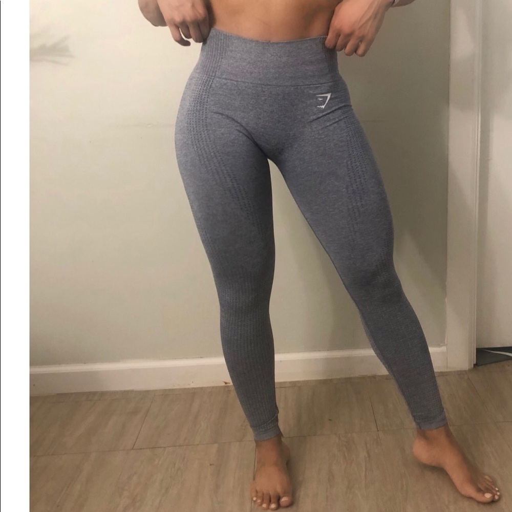 Gym shark leggings